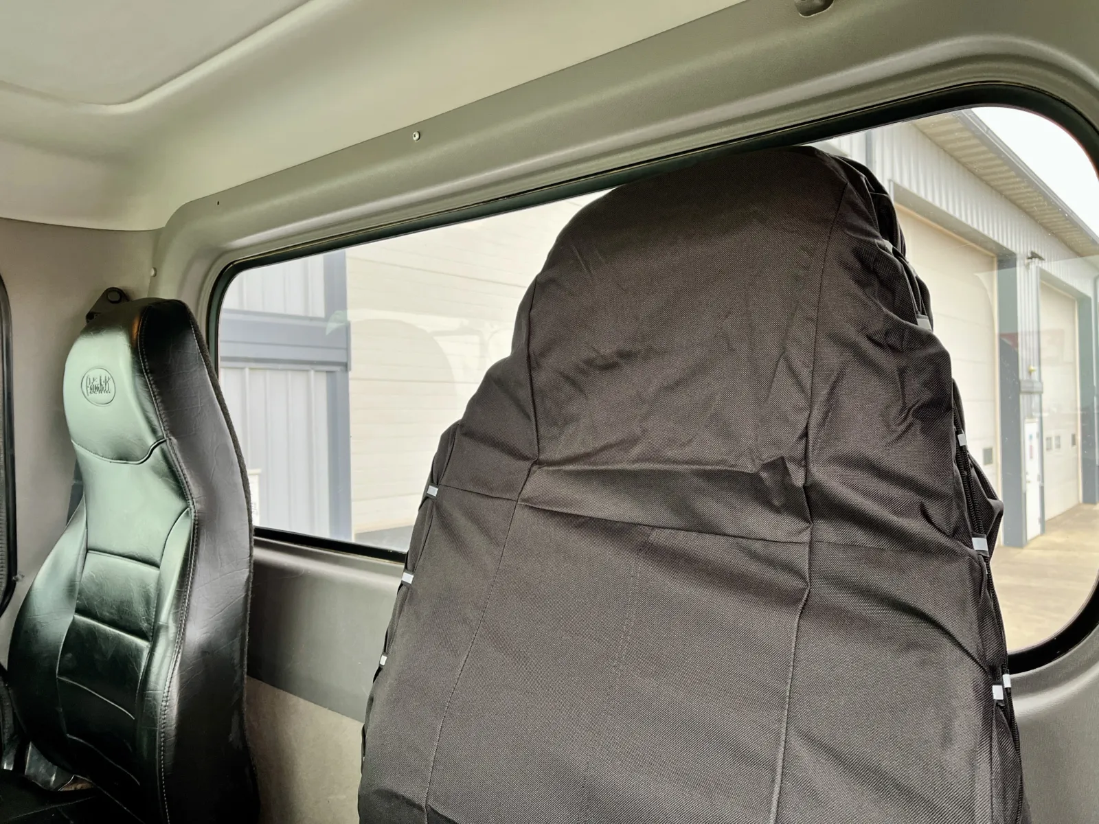 2019 Peterbilt 389 - image 20