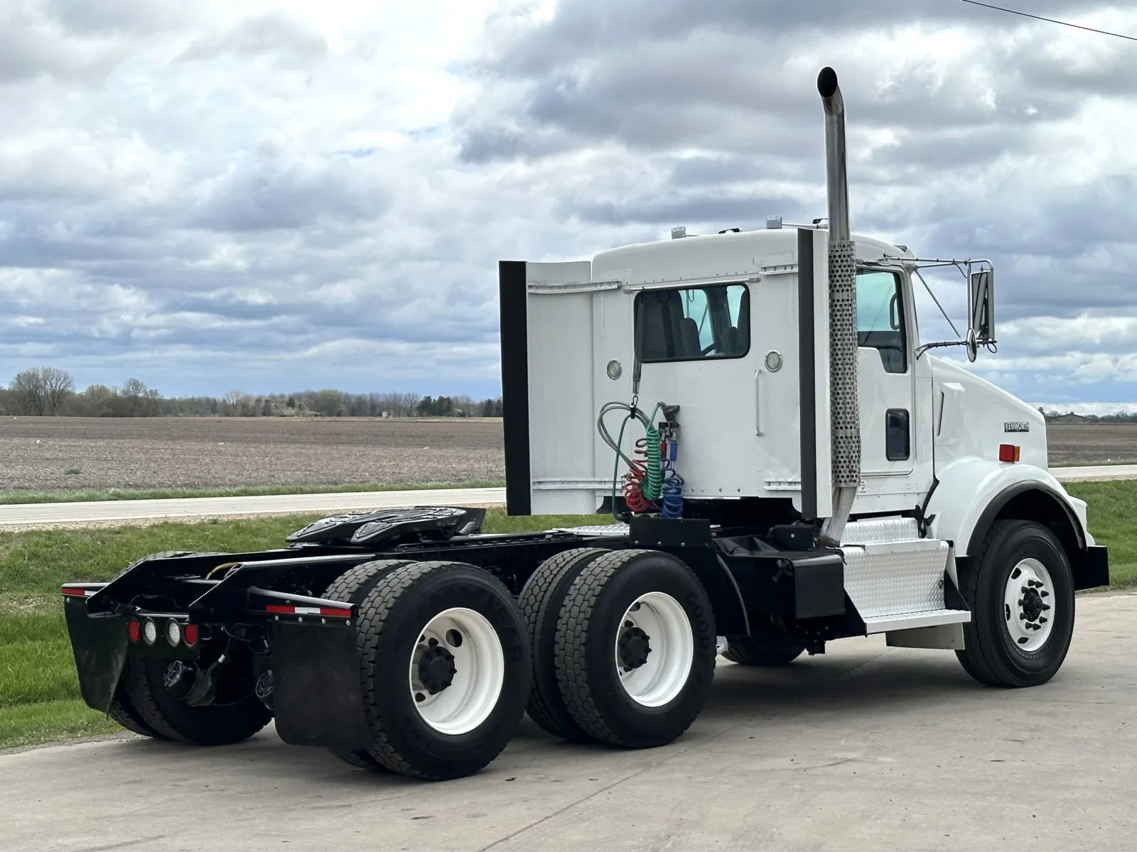 2015 Kenworth T800 - image 5