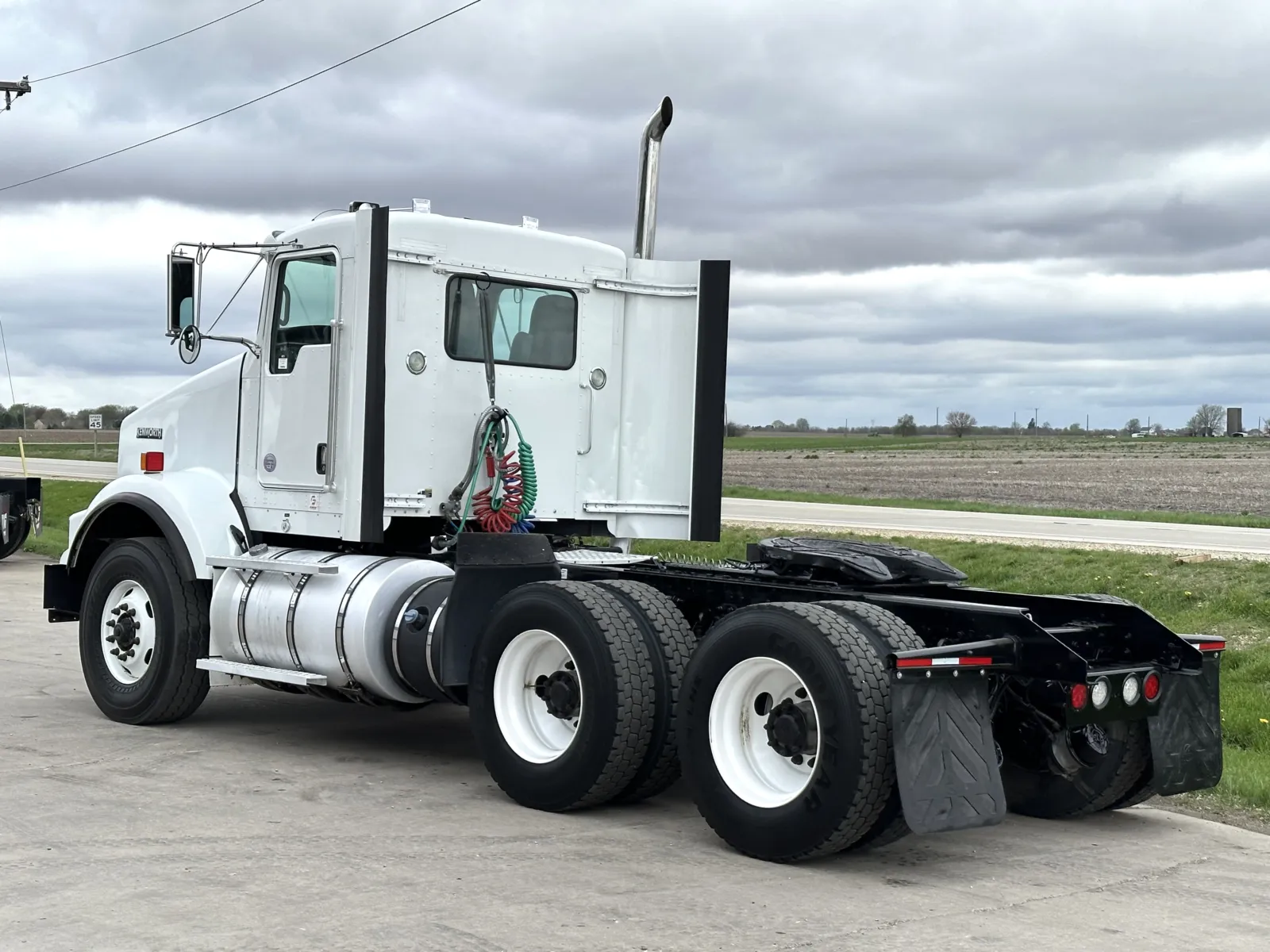2015 Kenworth T800 - image 6