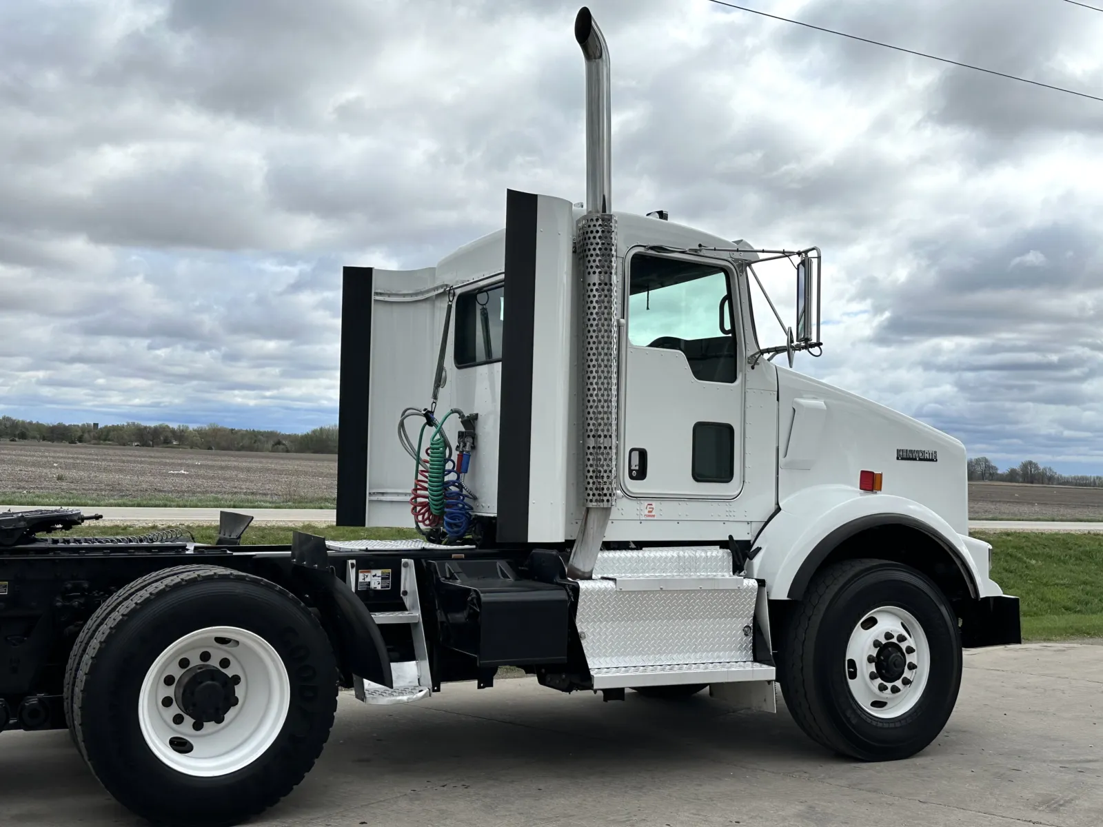 2015 Kenworth T800 - image 7