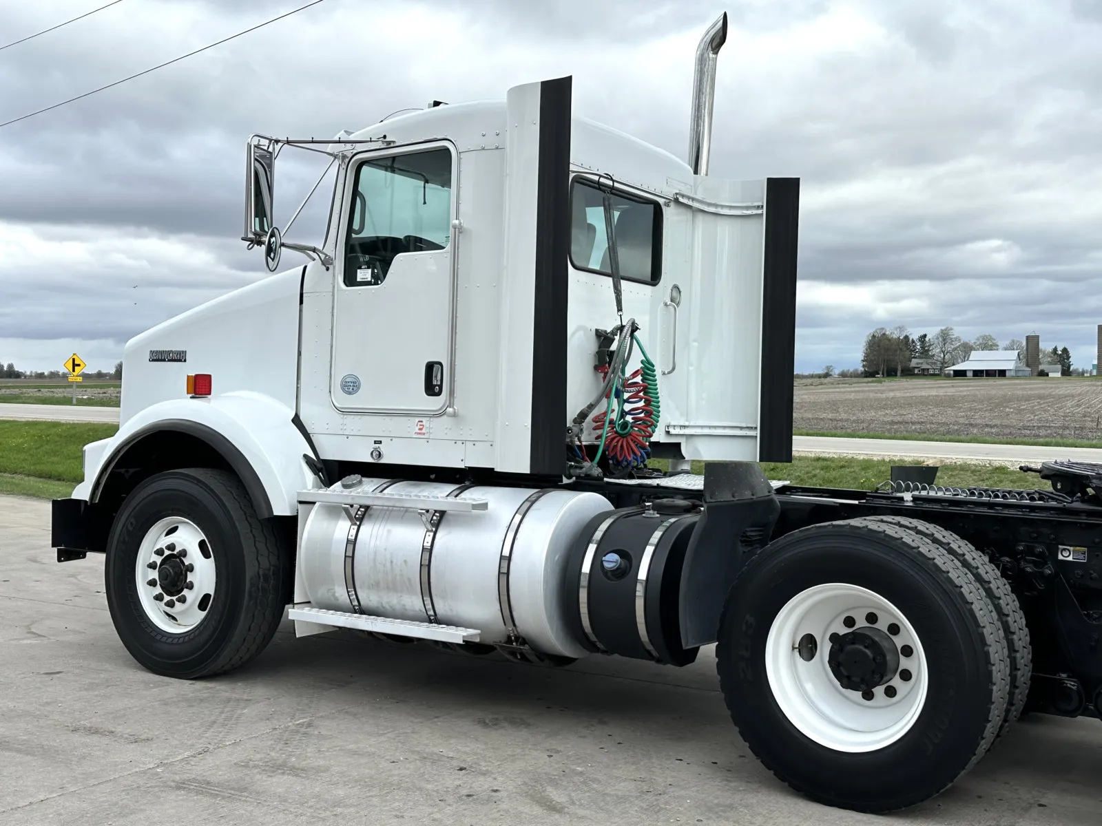 2015 Kenworth T800 - image 8