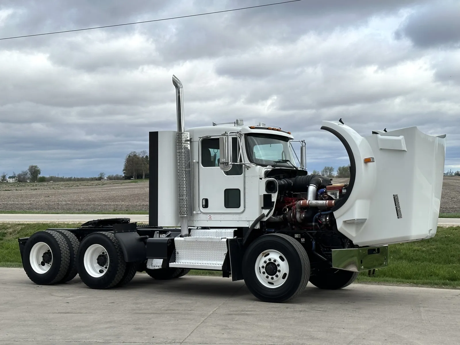 2015 Kenworth T800 - image 9
