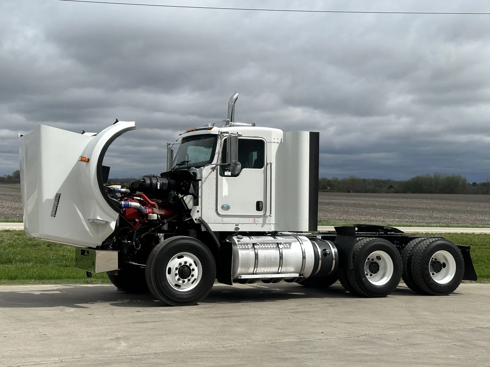 2015 Kenworth T800 - image 10