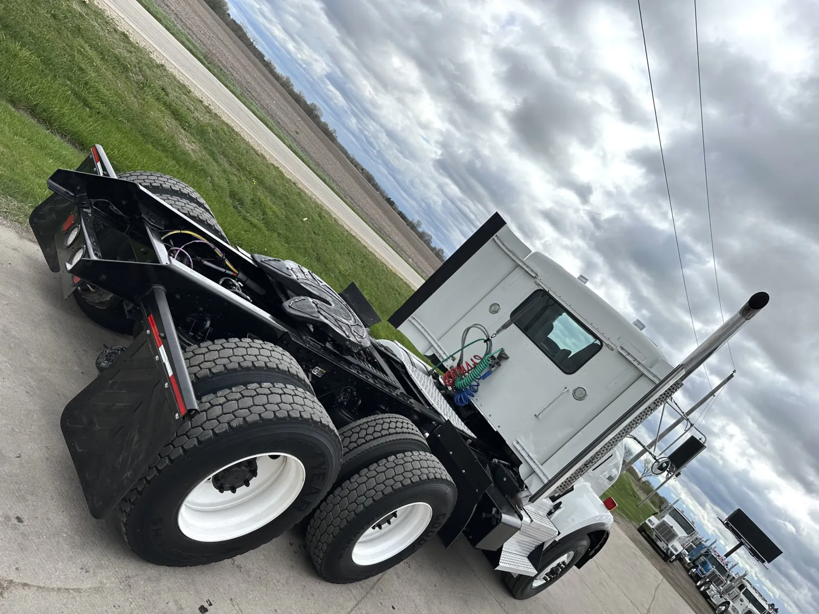 2015 Kenworth T800 - image 11