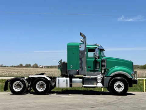 Another view of 2017 MACK TITAN TD713 for sale in New Lenox, IL at Forge Truck Centers - Illinois
