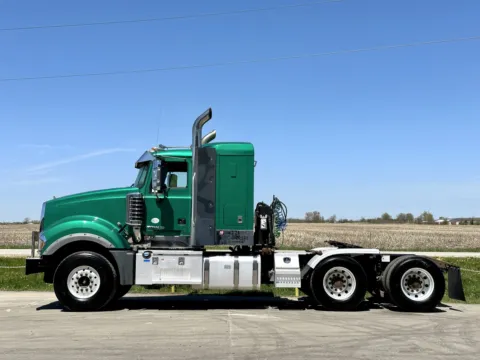 More photos of 2017 MACK TITAN TD713 at Forge Truck Centers - Illinois, IL