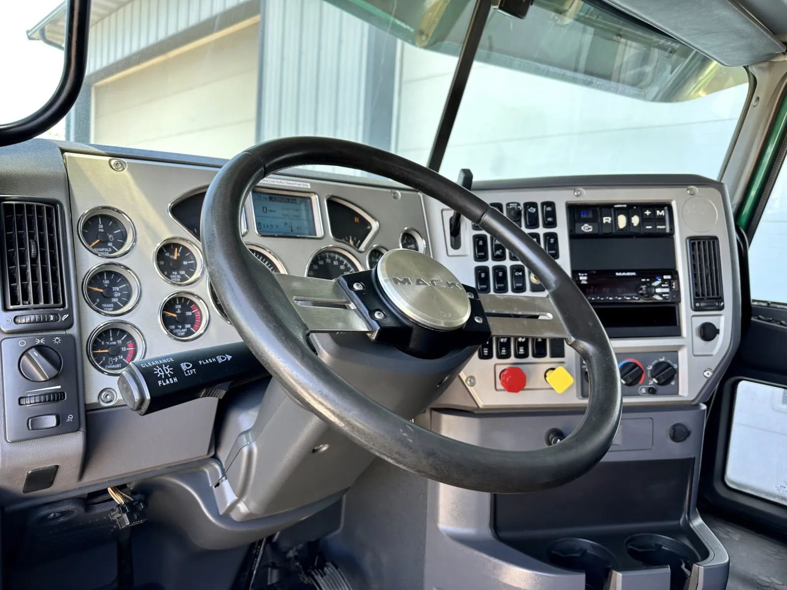 2017 Mack - image 15