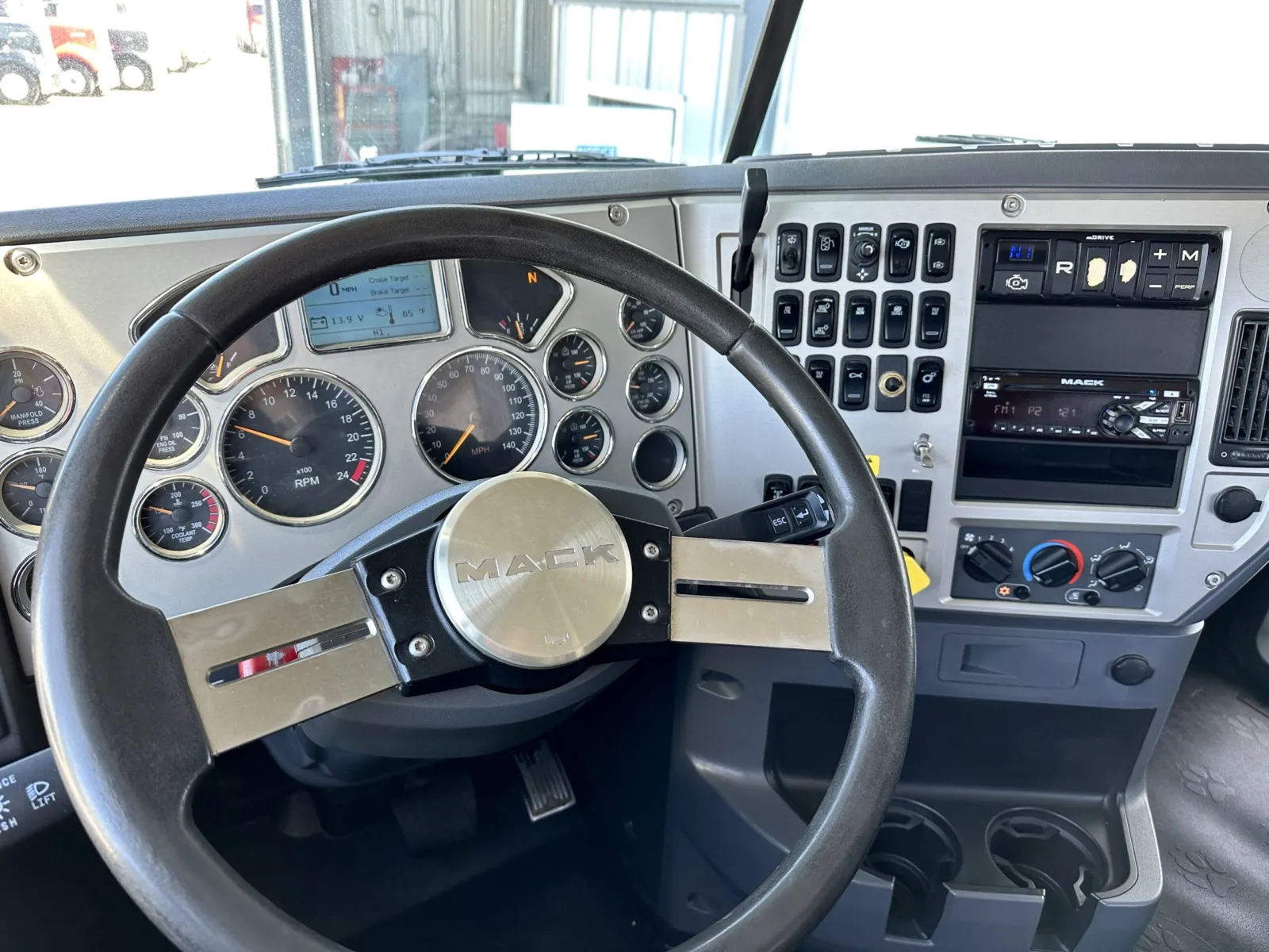 2017 Mack - image 16