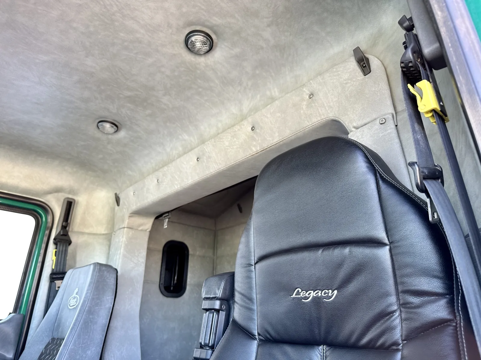 2017 Mack - image 20