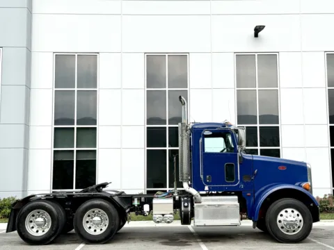 Another view of 2015 PETERBILT 365 for sale in New Lenox, IL at Forge Truck Centers - Illinois