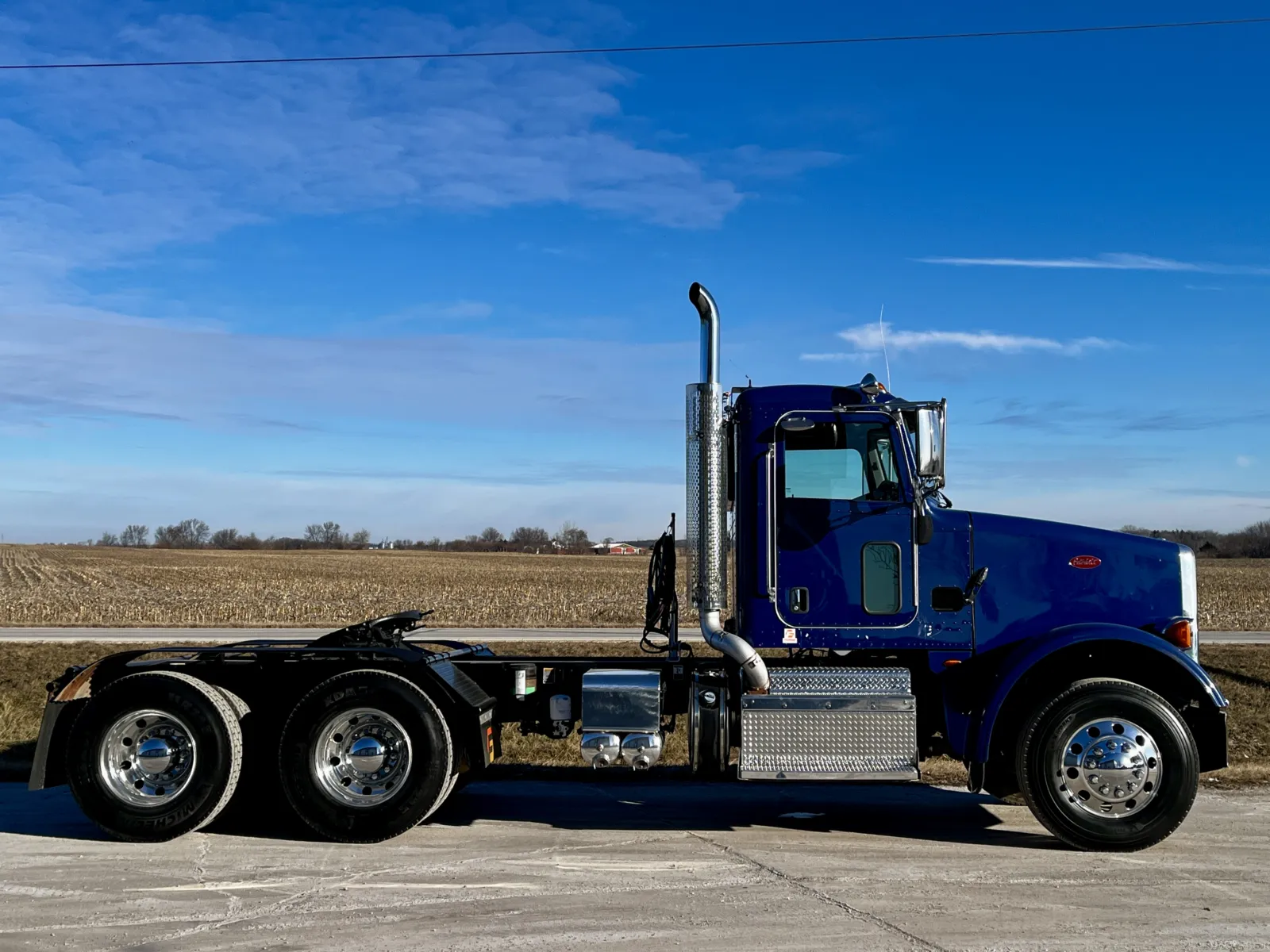 2015 Peterbilt 365 - image 3