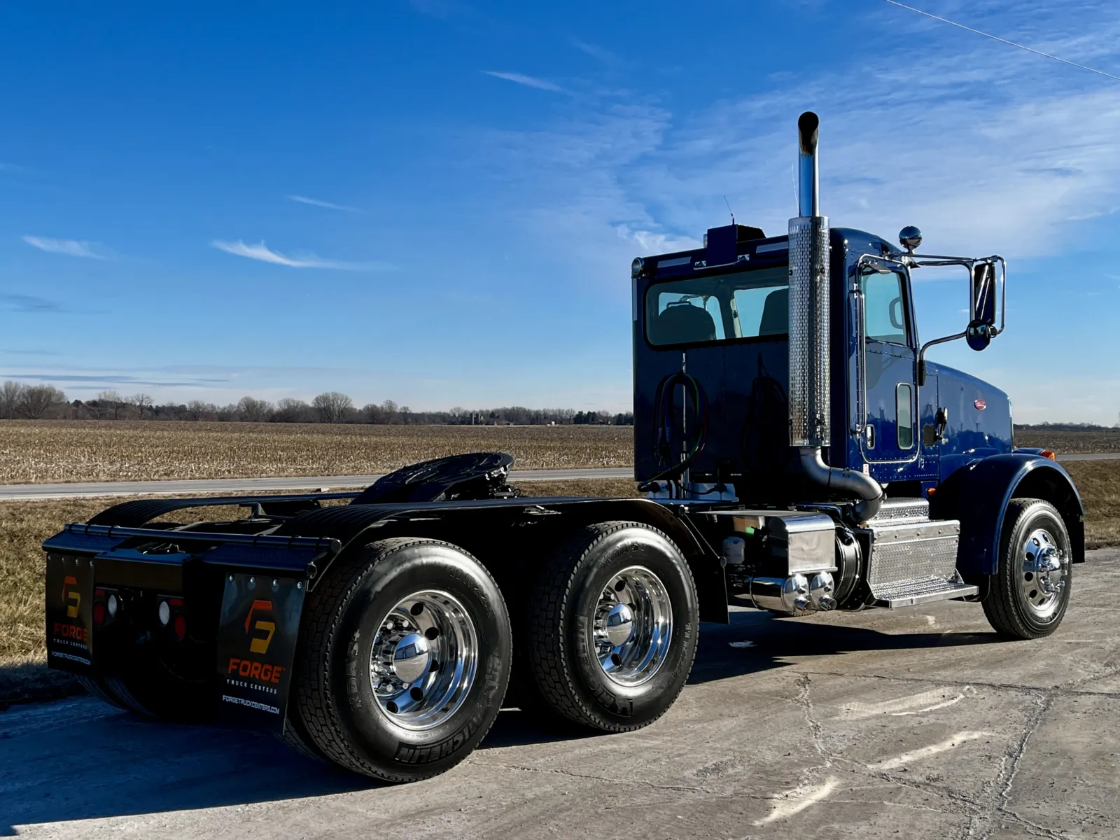 2015 Peterbilt 365 - image 5