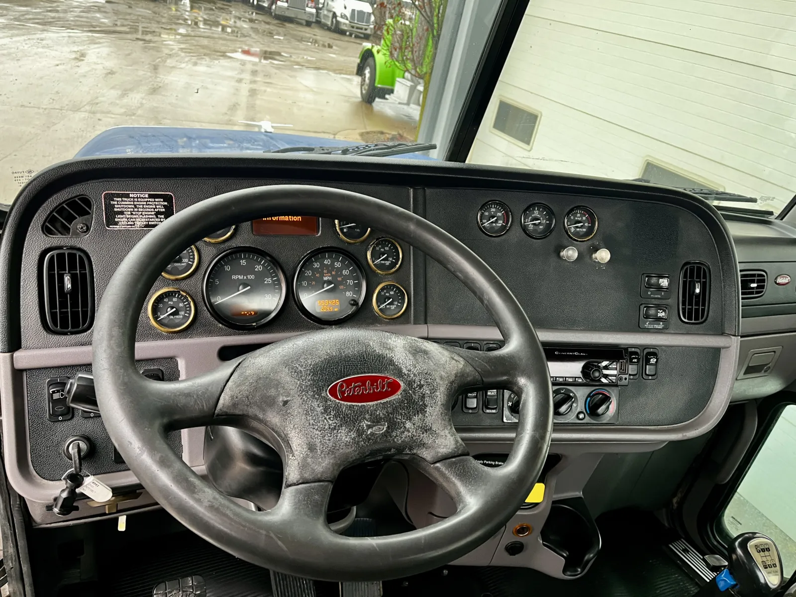 2015 Peterbilt 365 - image 16