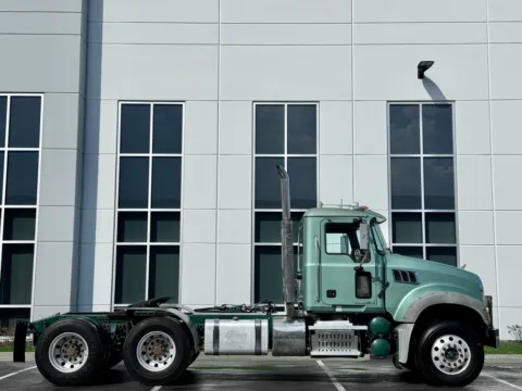 Another view of 2015 MACK GU713 for sale in New Lenox, IL at Forge Truck Centers - Illinois