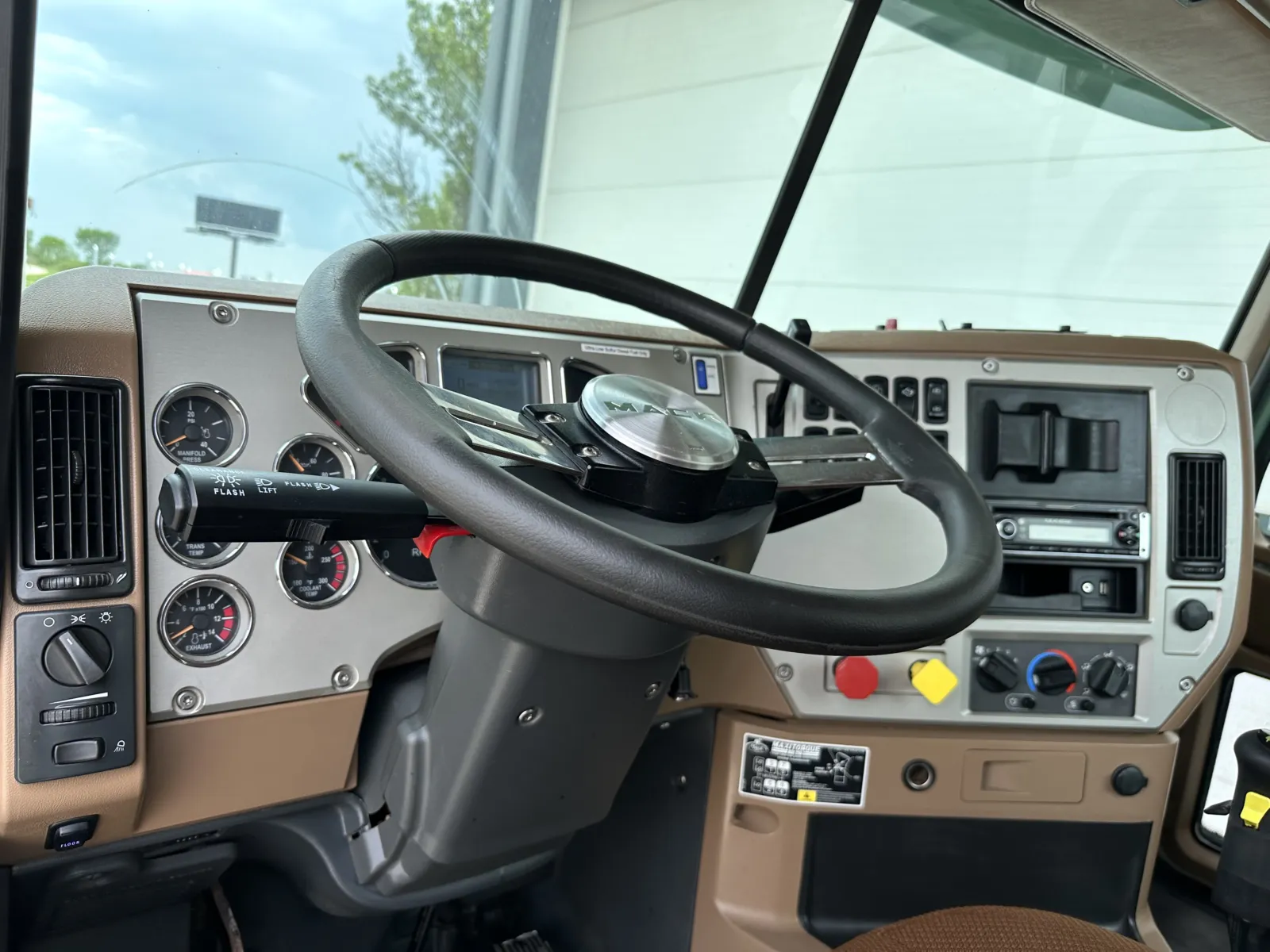 2015 Mack - image 15