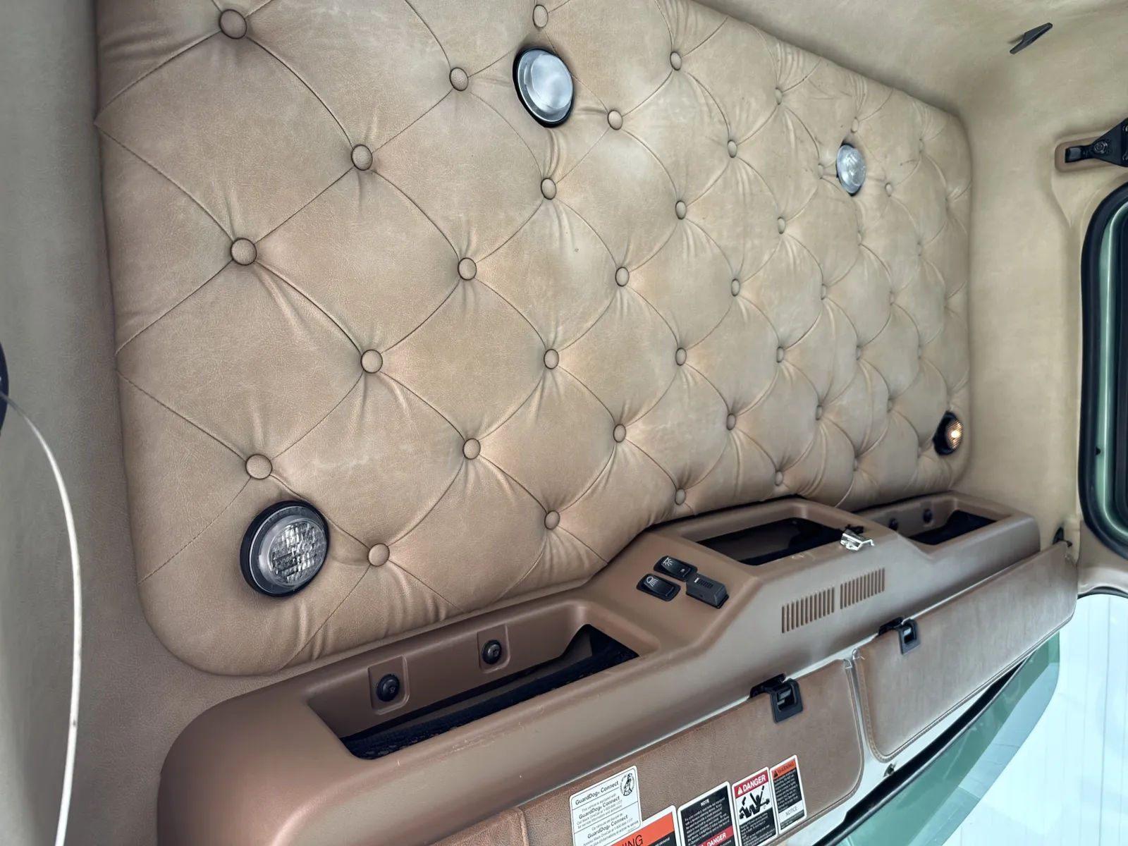 2015 Mack - image 21