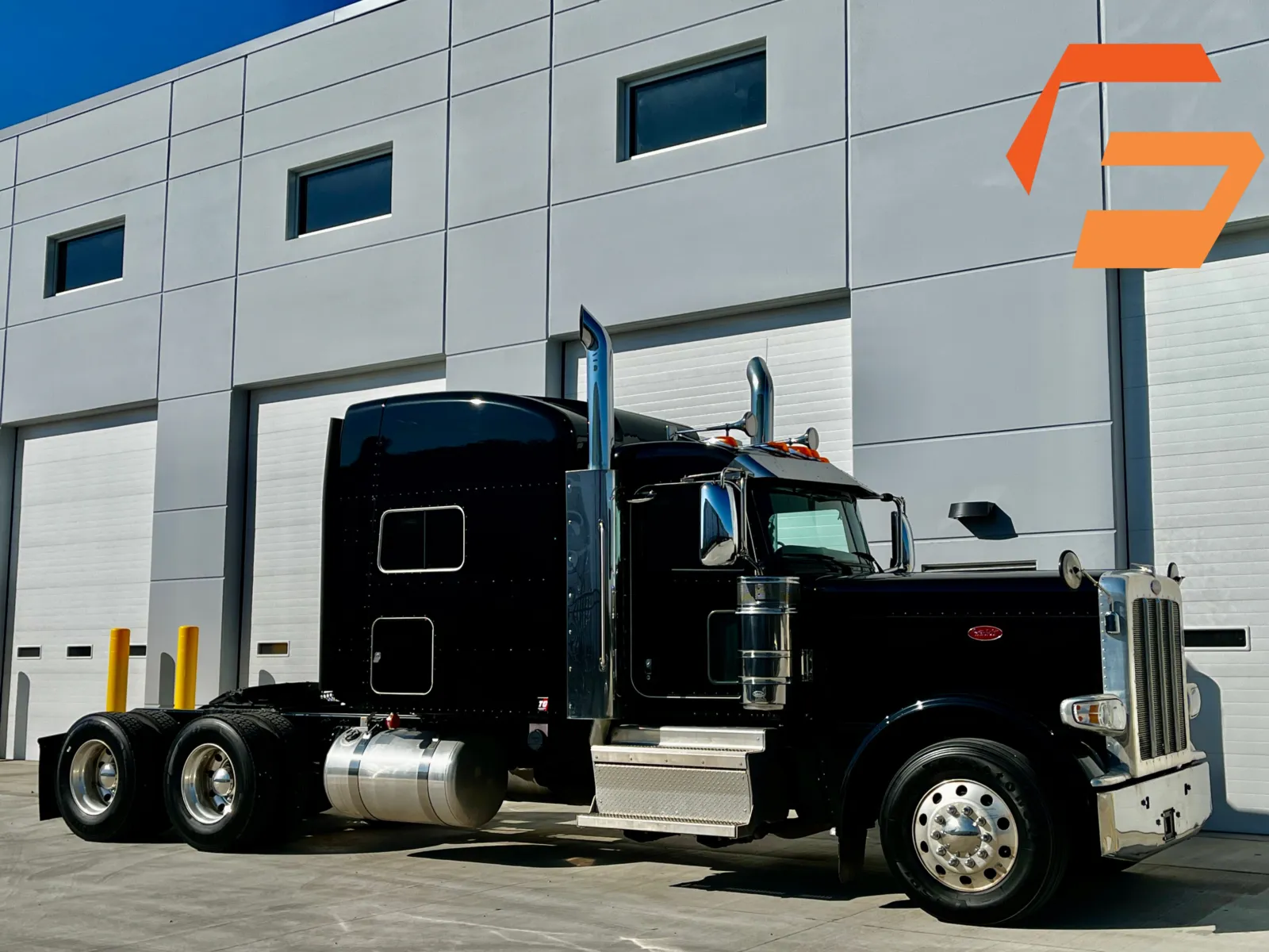2019 Peterbilt 389 - image 1