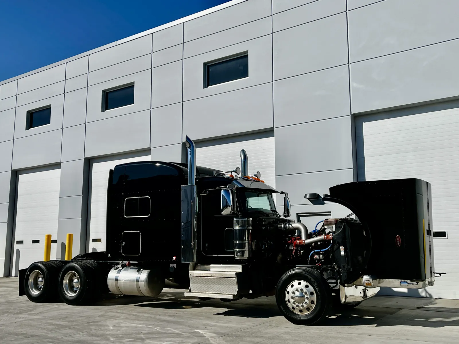 2019 Peterbilt 389 - image 9