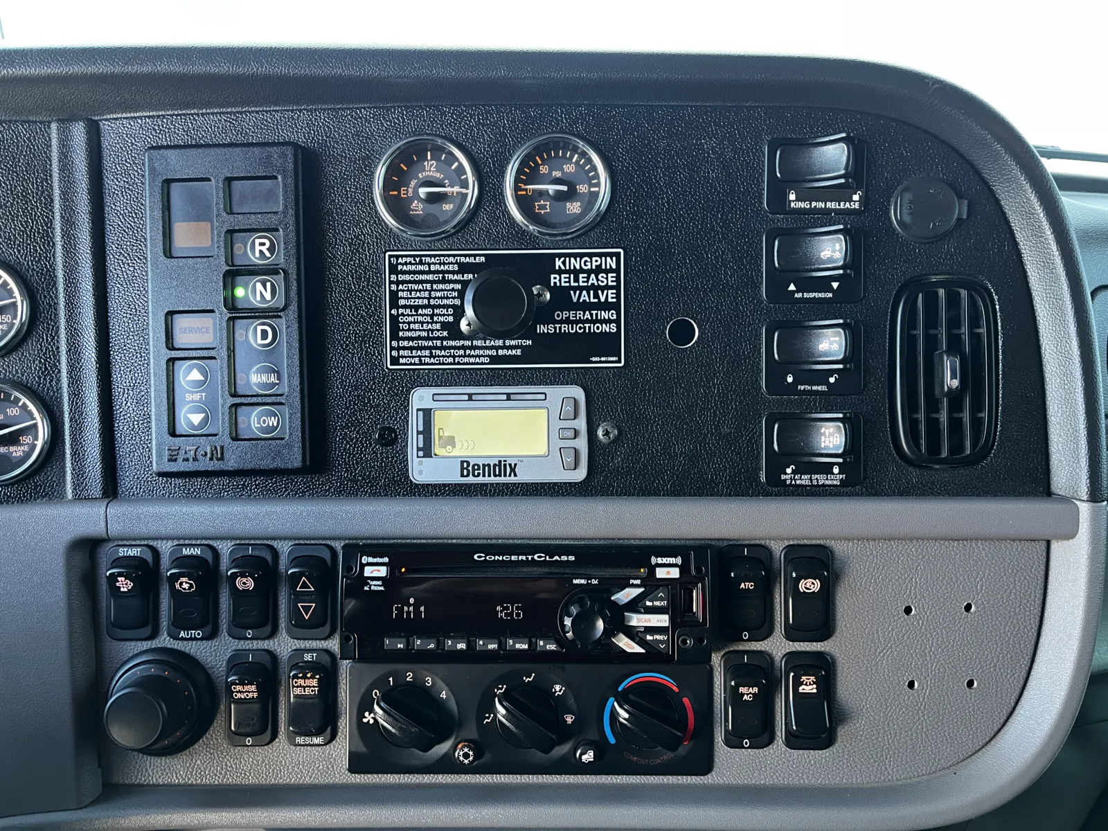 2019 Peterbilt 389 - image 18