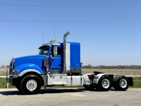 Photos of 2016 MACK TITAN TD713 for sale in New Lenox, IL at Forge Truck Centers - Illinois