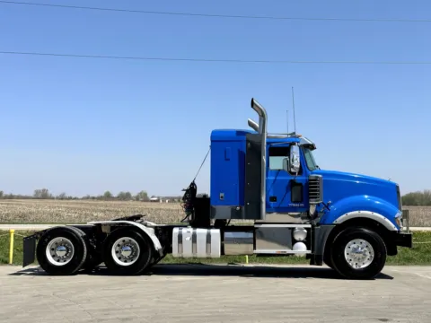 Another view of 2016 MACK TITAN TD713 for sale in New Lenox, IL at Forge Truck Centers - Illinois