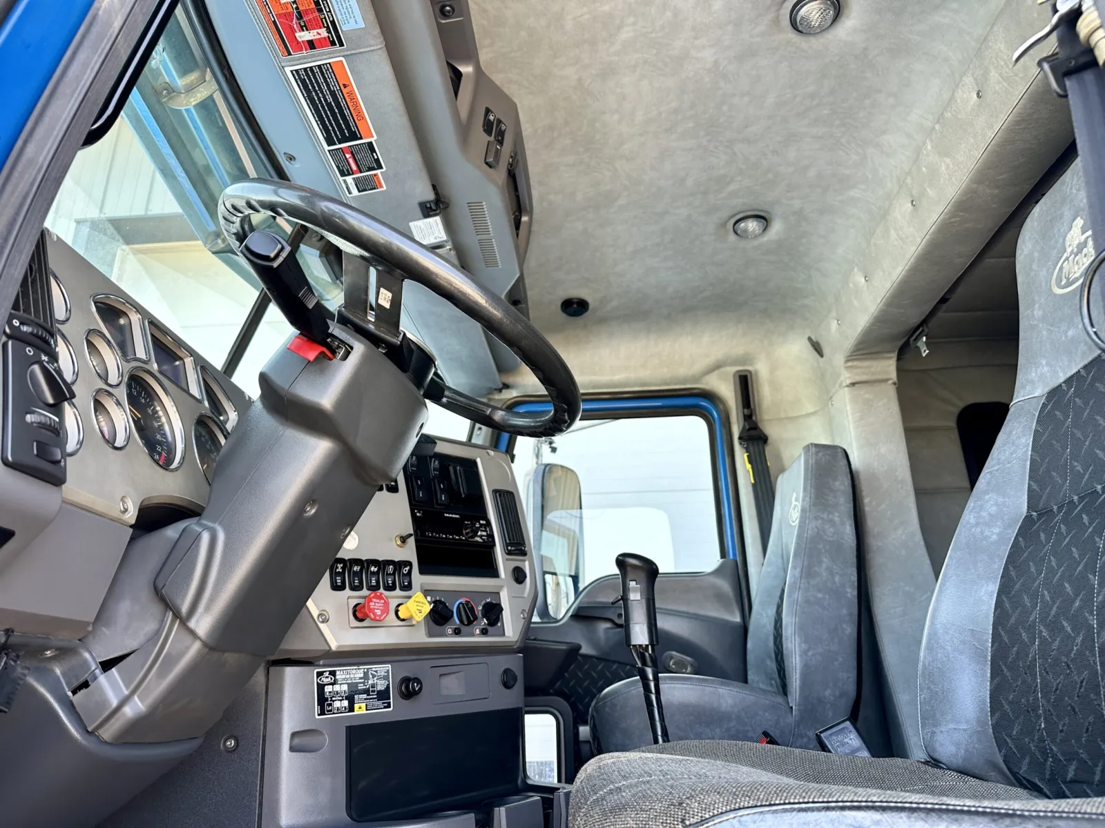 2016 Mack - image 14