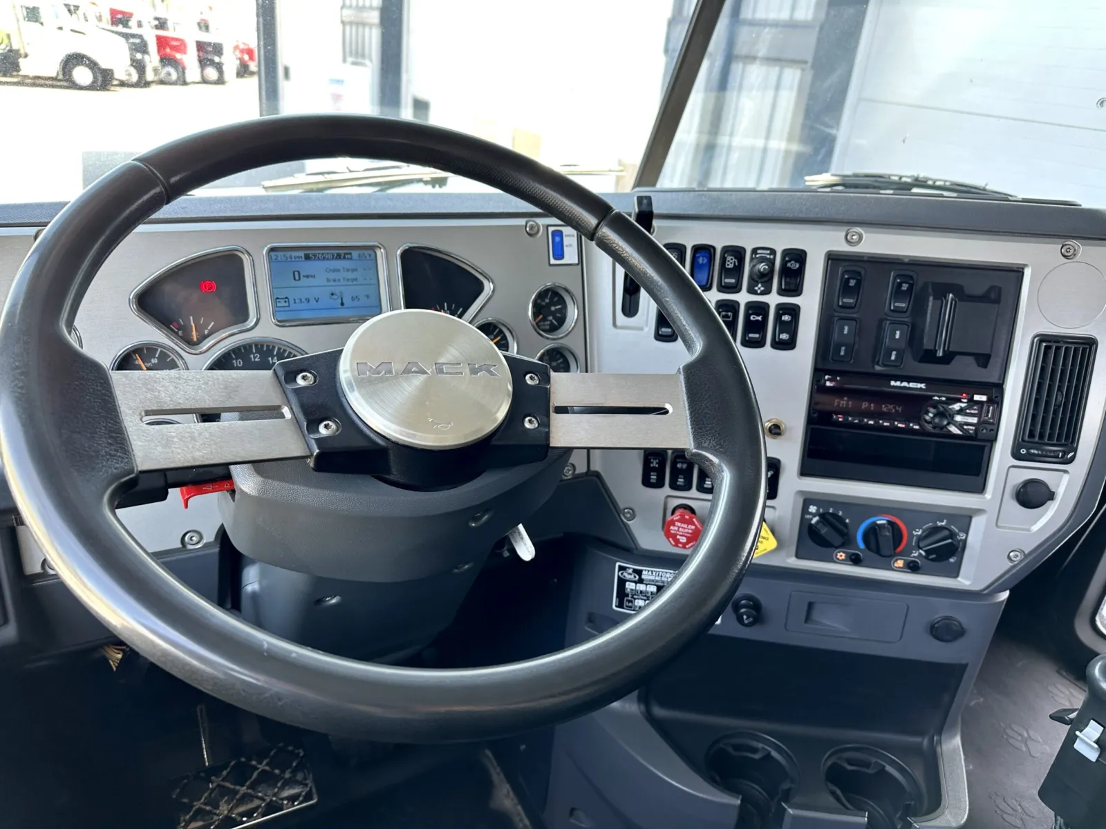 2016 Mack - image 16