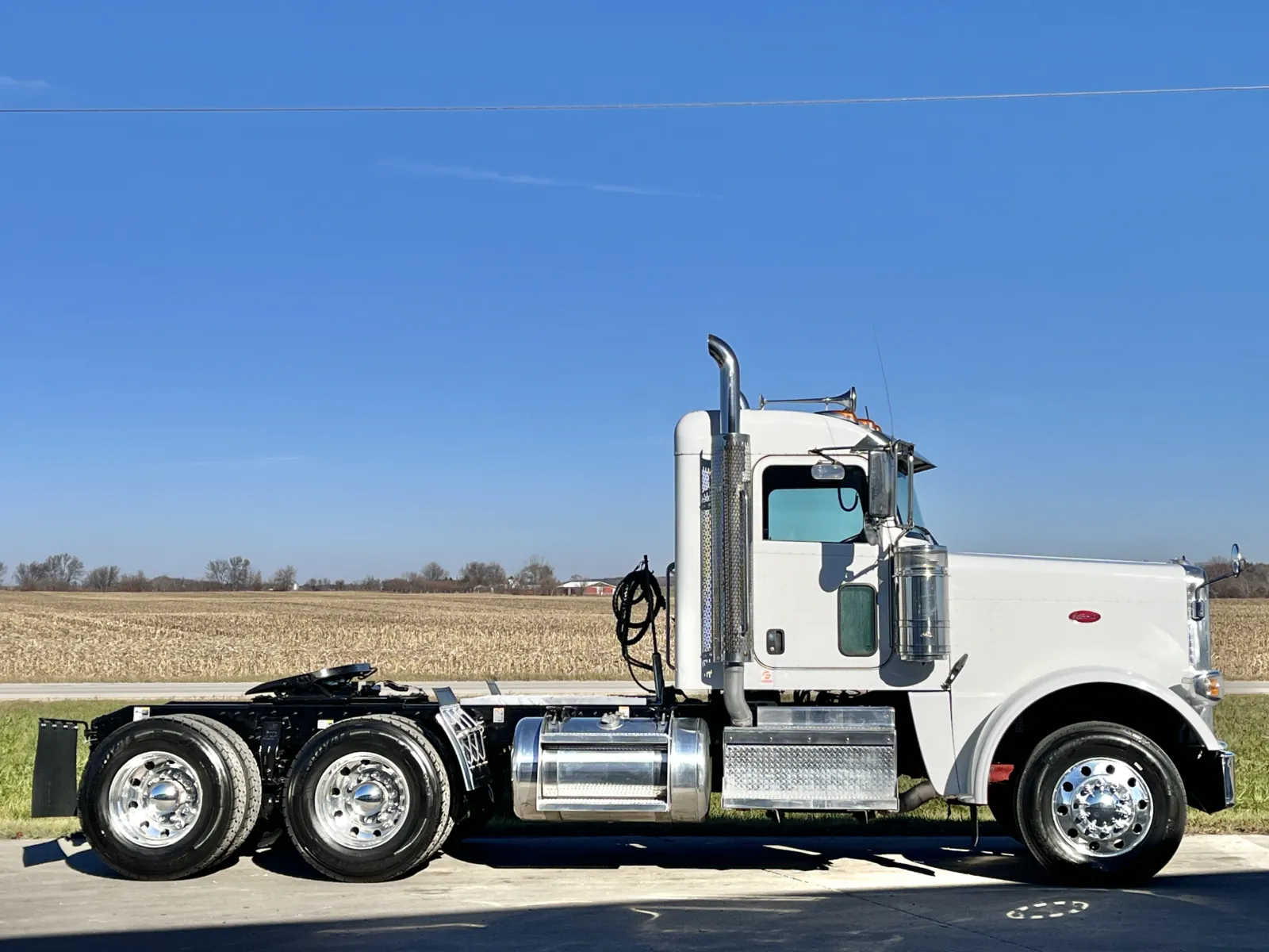 2018 Peterbilt 389 - image 3
