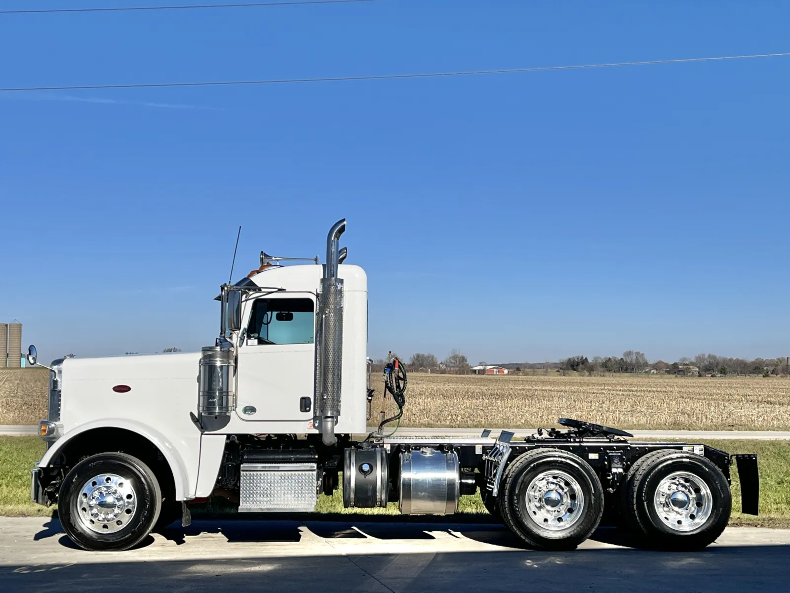 2018 Peterbilt 389 - image 4