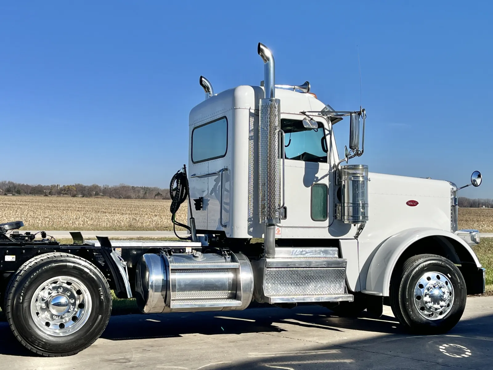 2018 Peterbilt 389 - image 7