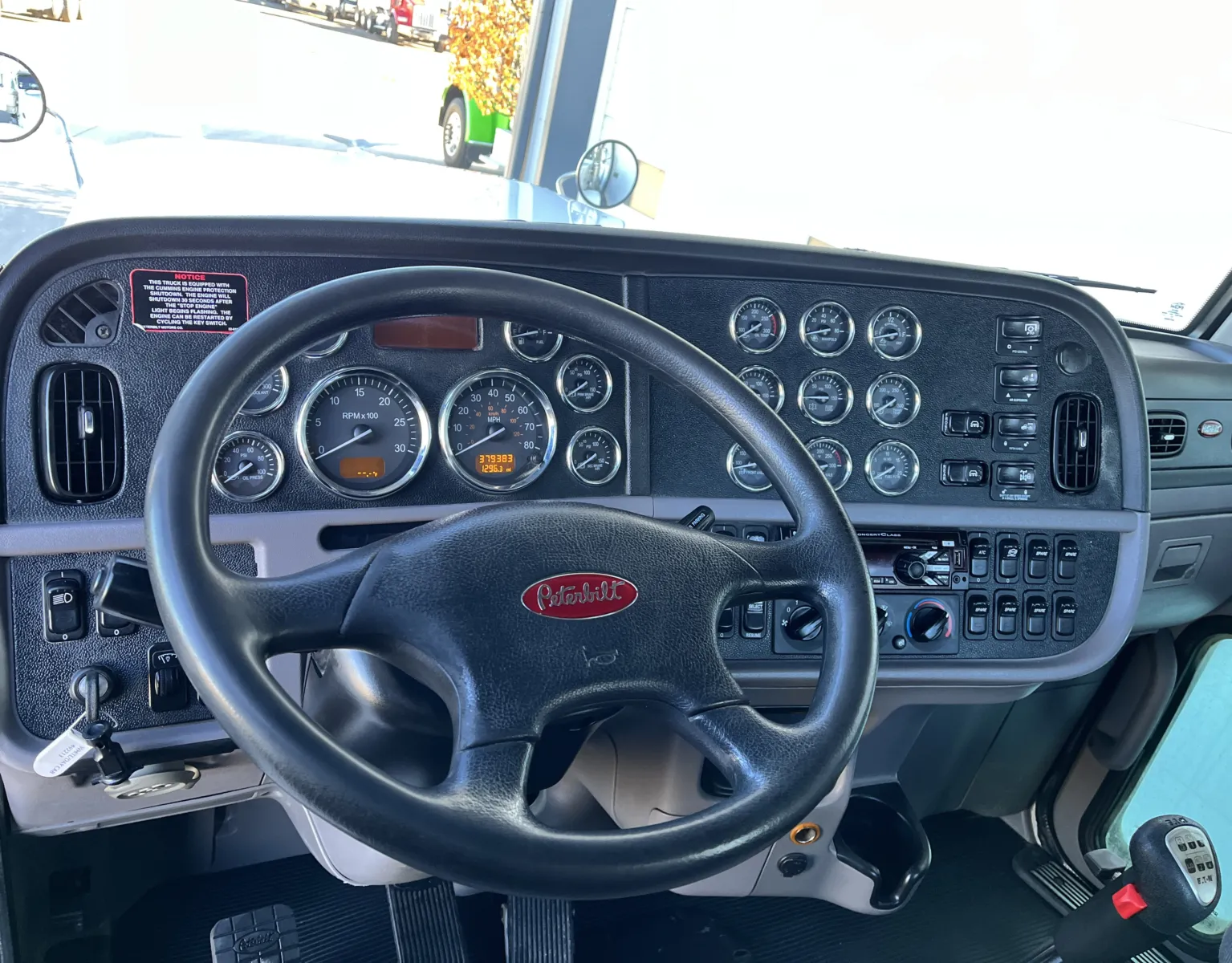2018 Peterbilt 389 - image 16