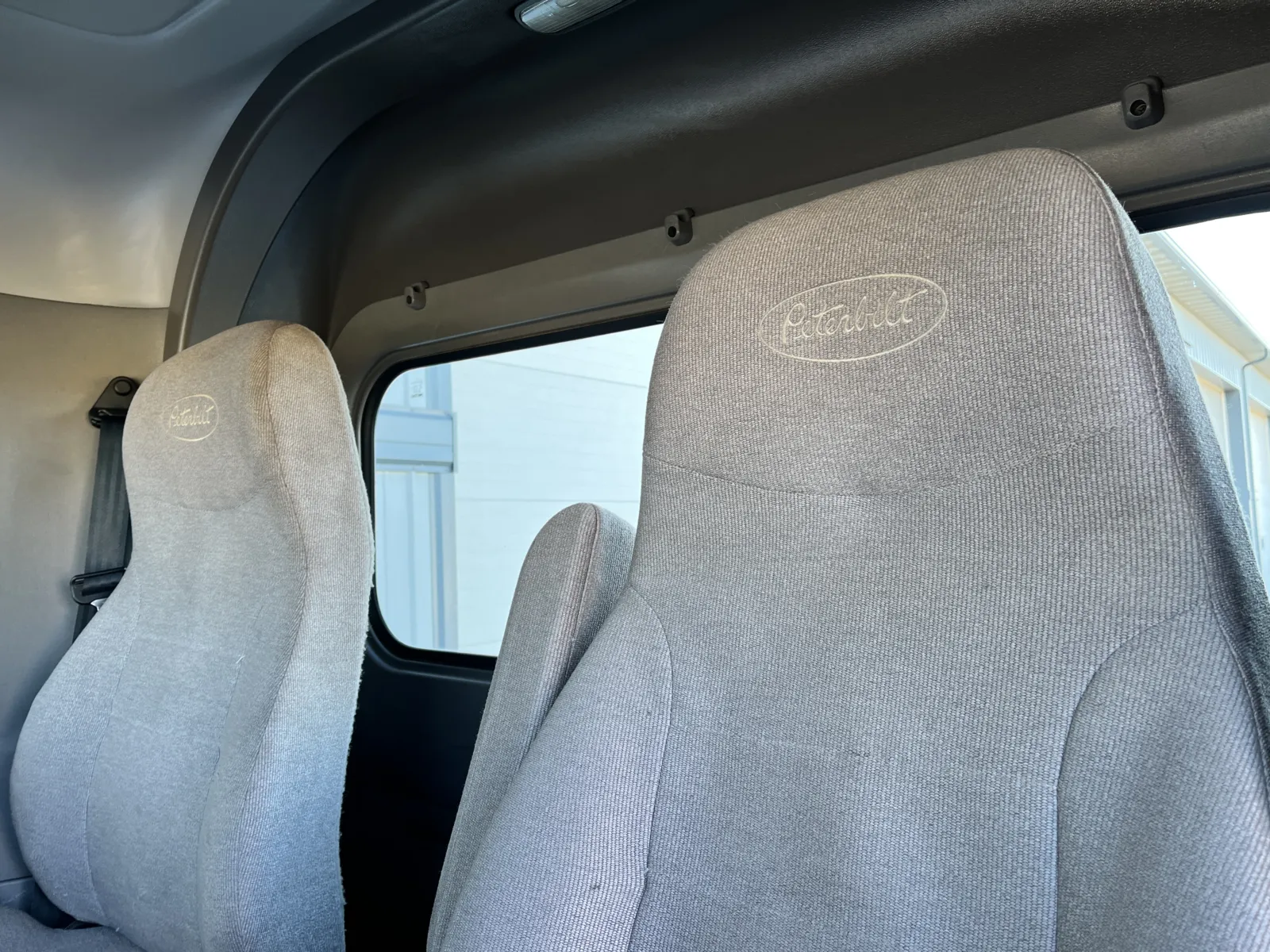 2018 Peterbilt 389 - image 20