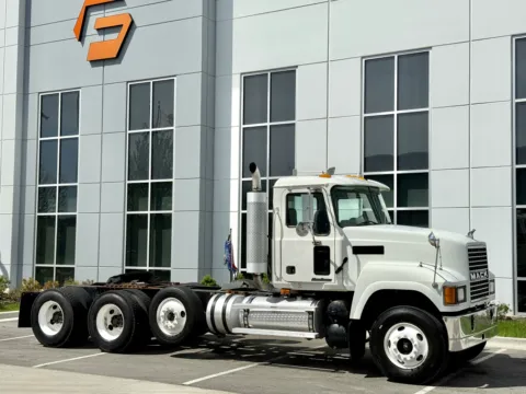Photos of 2007 MACK CHN613 for sale in New Lenox, IL at Forge Truck Centers - Illinois