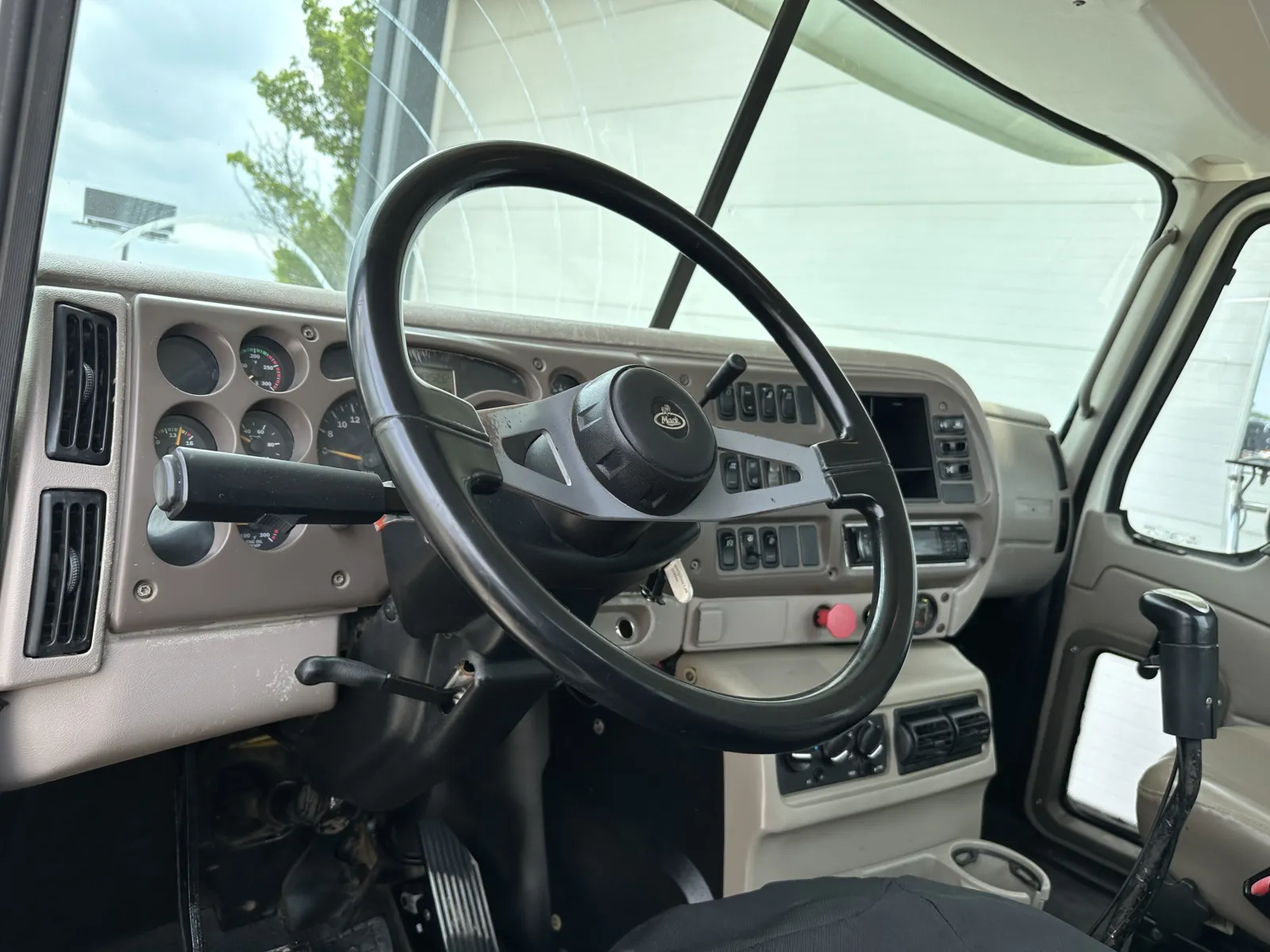 2007 Mack - image 15