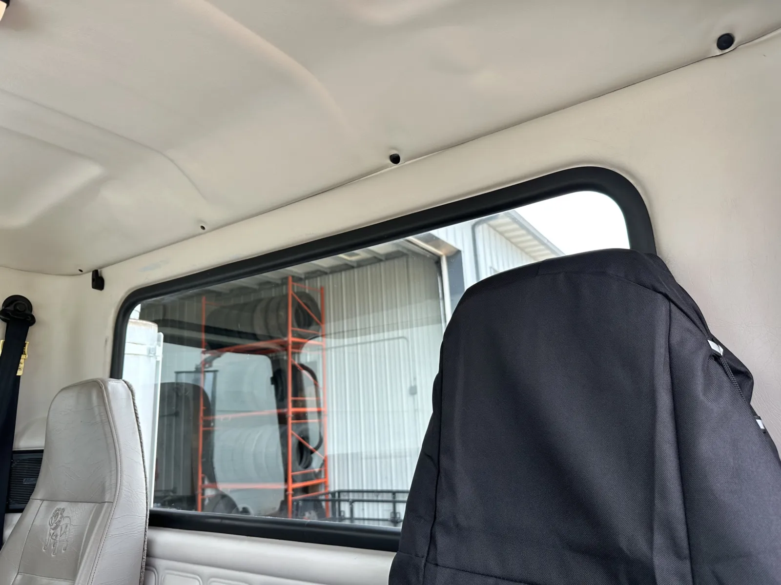 2007 Mack - image 20