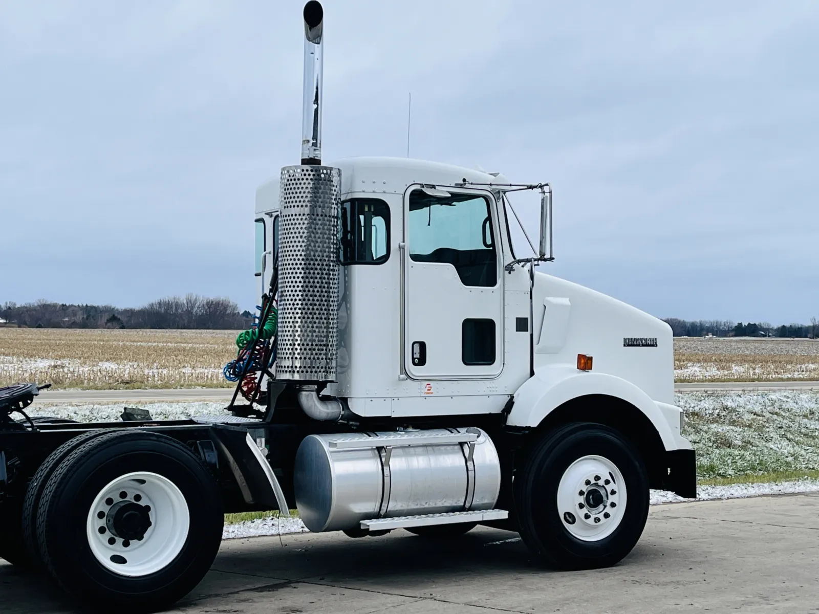 2010 Kenworth T800 - image 7