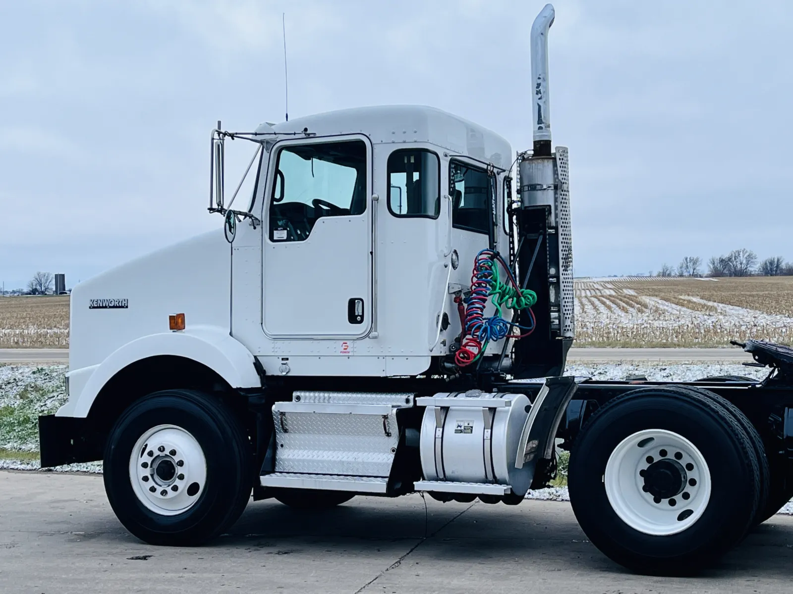 2010 Kenworth T800 - image 8