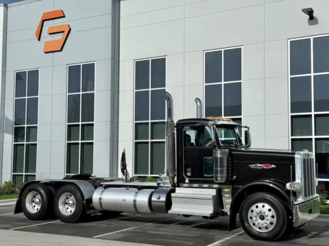 Photos of 2020 PETERBILT 389 for sale in New Lenox, IL at Forge Truck Centers - Illinois