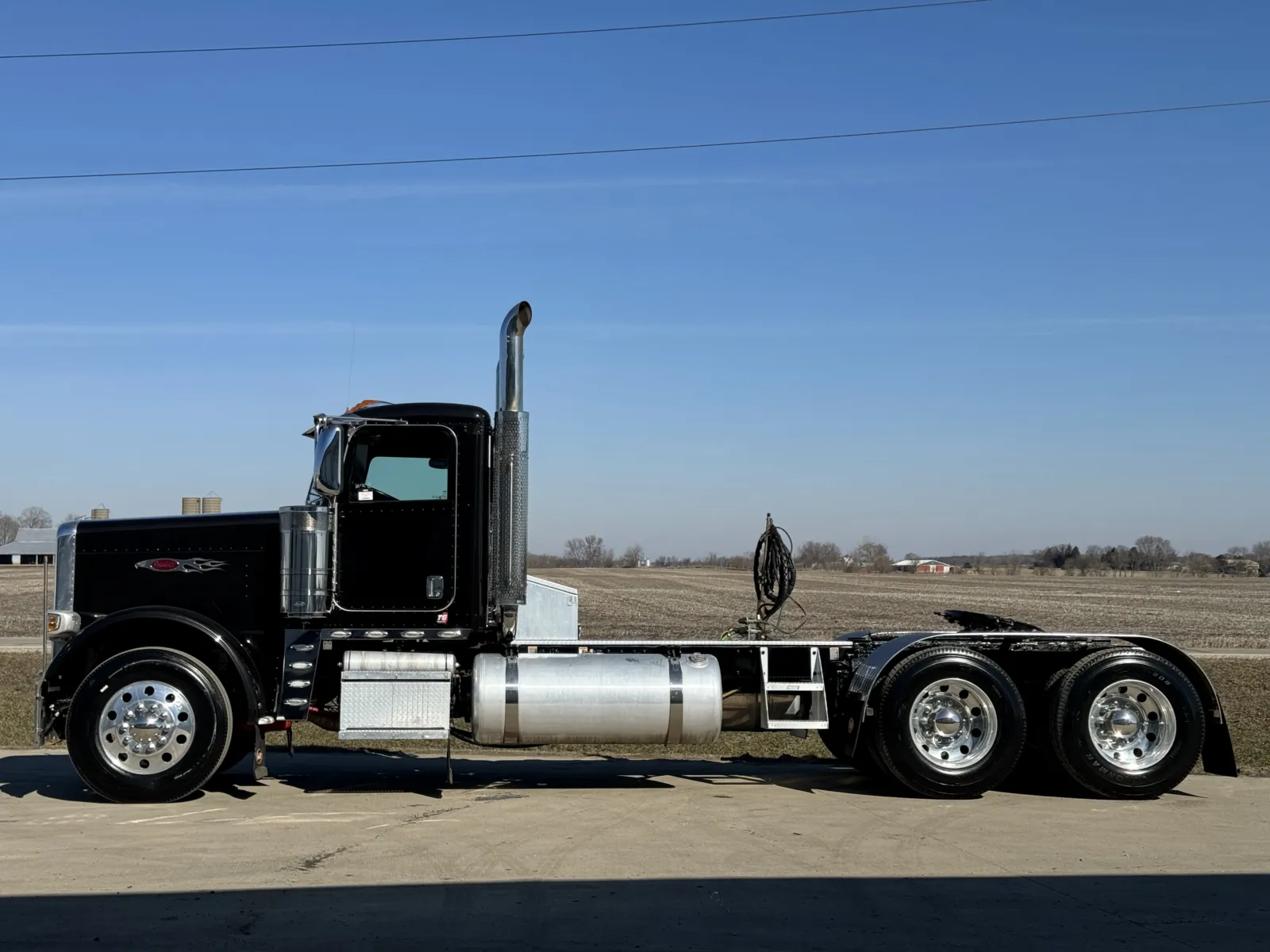 2020 Peterbilt 389 - image 4