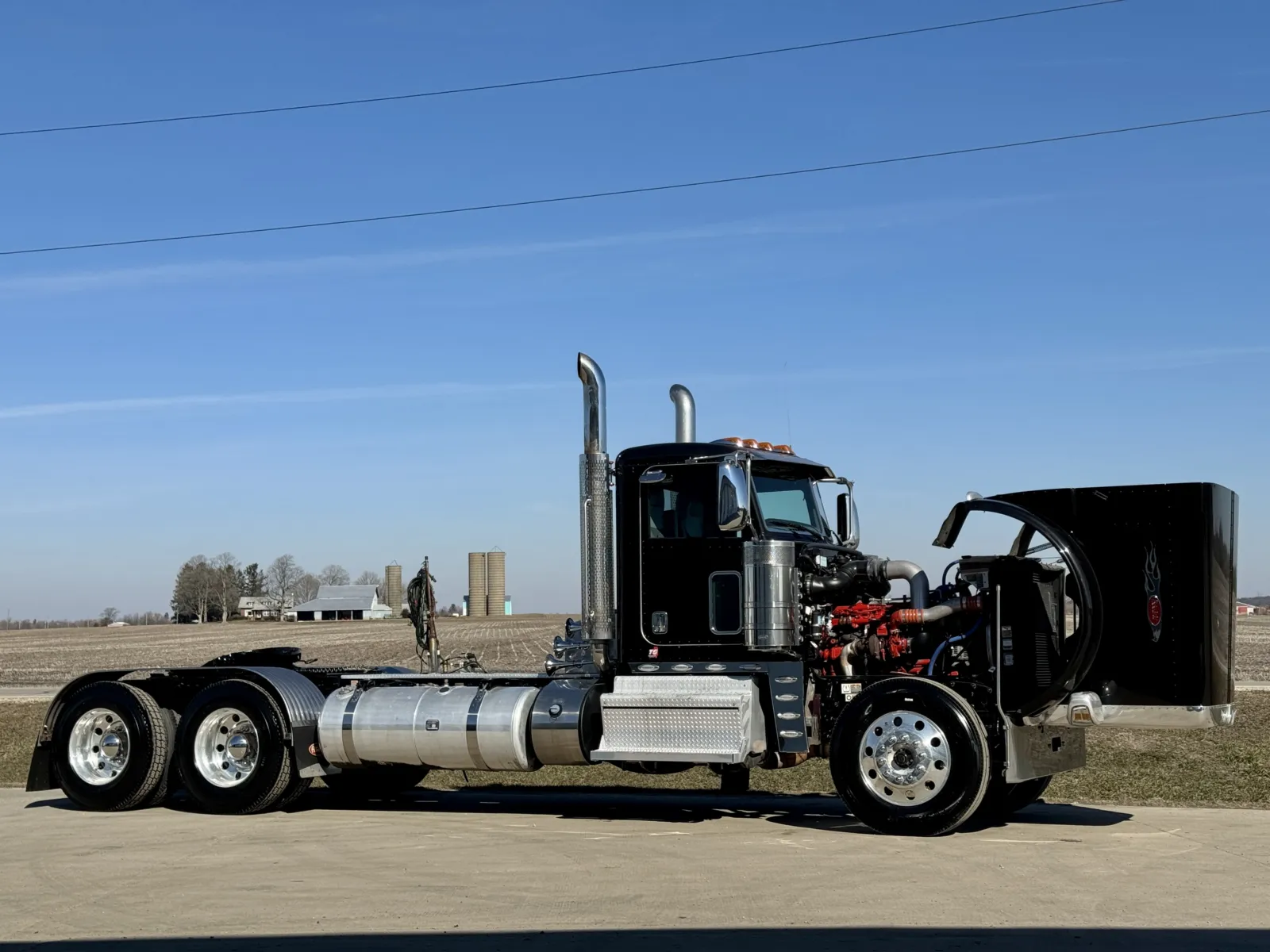 2020 Peterbilt 389 - image 9