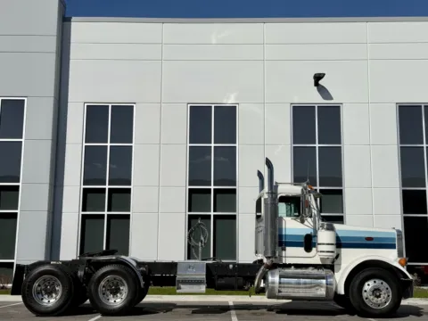 Another view of 1998 PETERBILT 379 for sale in New Lenox, IL at Forge Truck Centers - Illinois