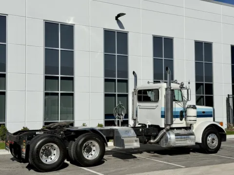 More photos of 1998 PETERBILT 379 at Forge Truck Centers - Illinois, IL