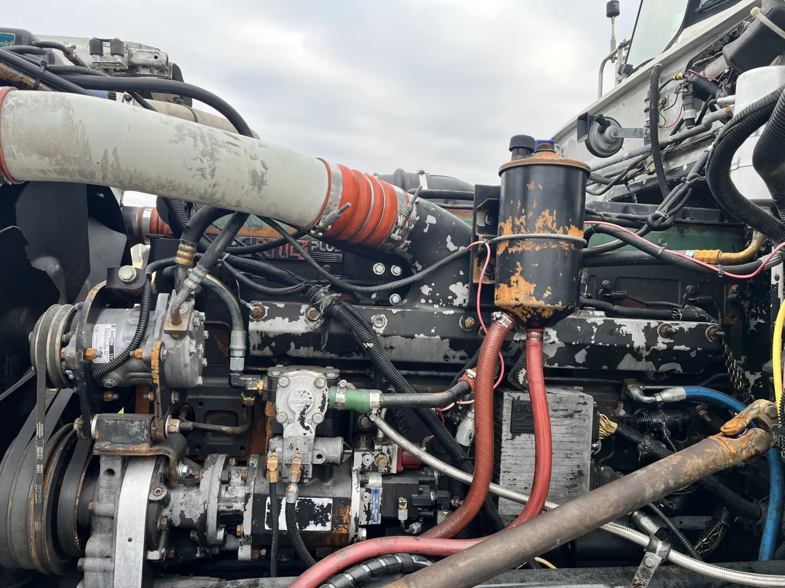 1998 Peterbilt - image 13