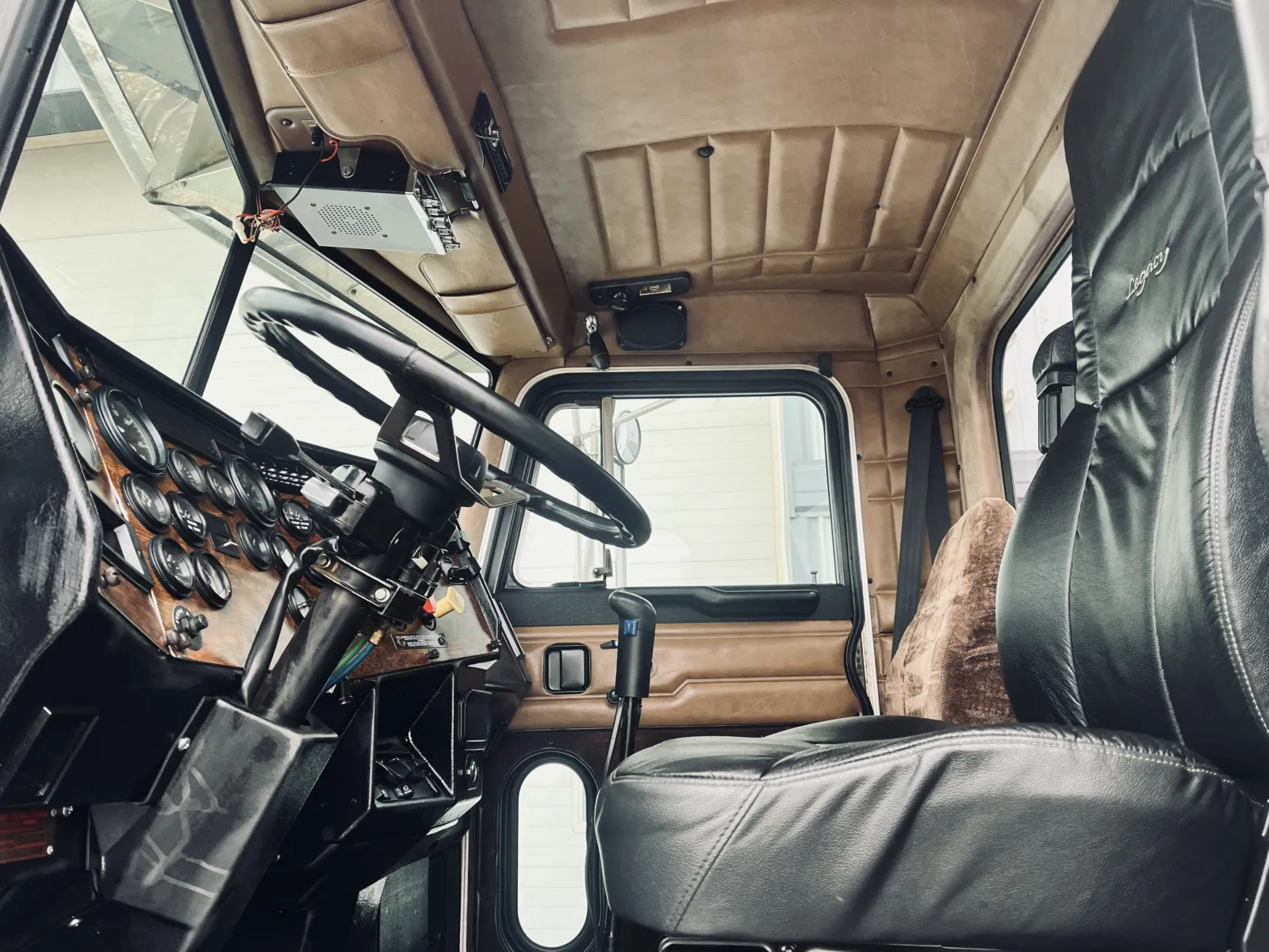 1998 Peterbilt - image 14