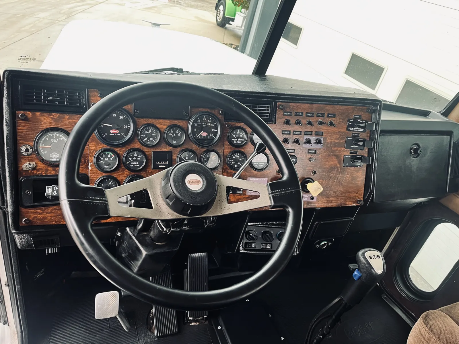 1998 Peterbilt - image 16