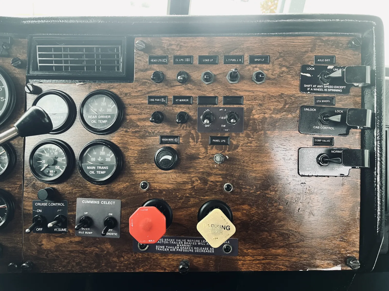 1998 Peterbilt - image 17