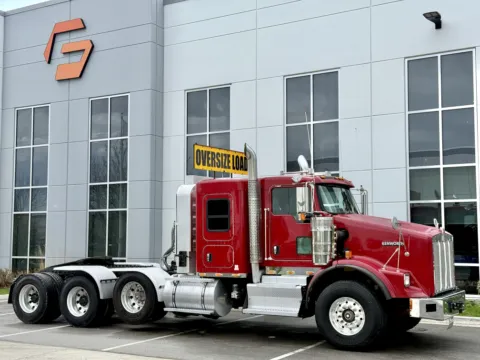 Photos of 2014 KENWORTH T800 for sale in New Lenox, IL at Forge Truck Centers - Illinois