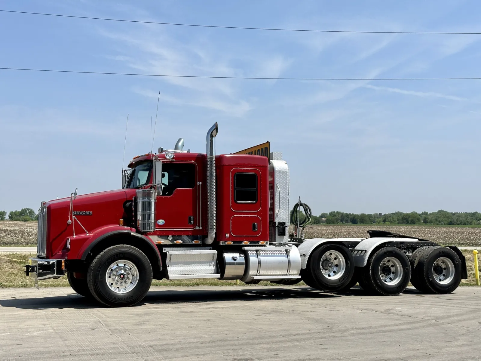 2014 Kenworth T800 - image 2