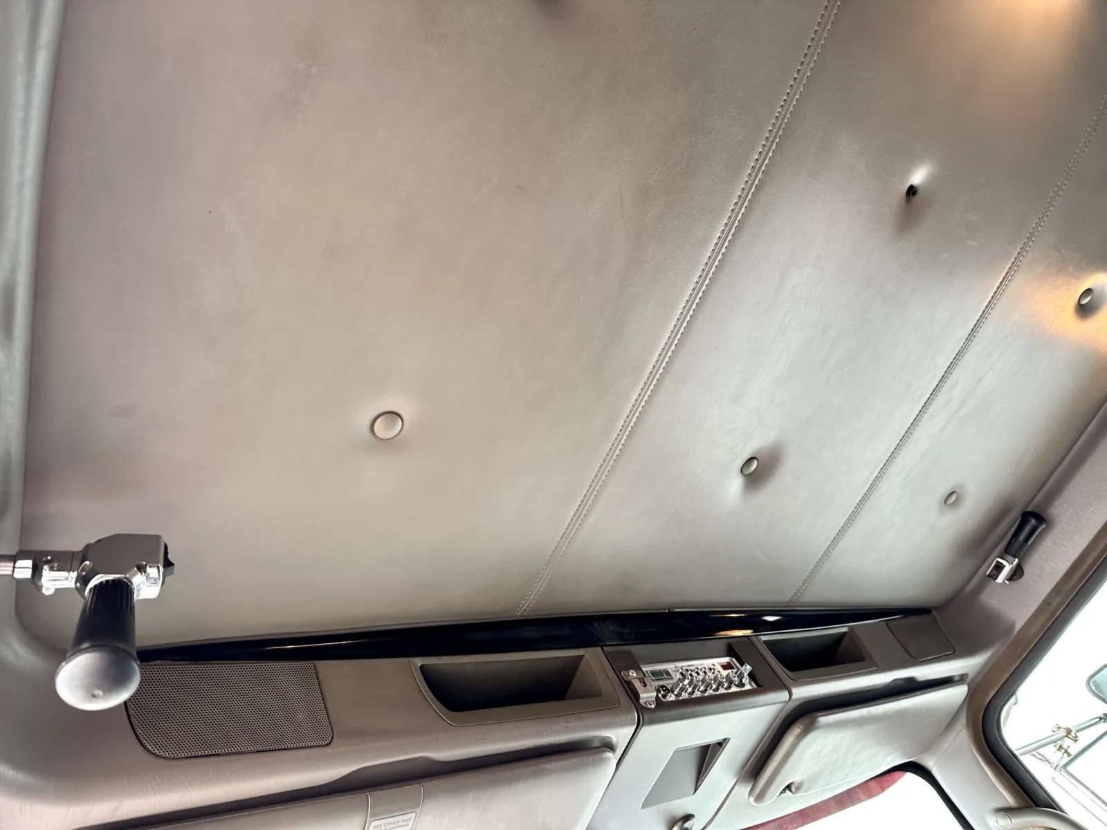 2014 Kenworth T800 - image 20