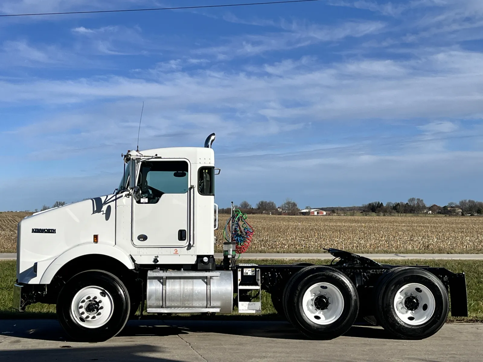 2011 Kenworth T800 - image 4